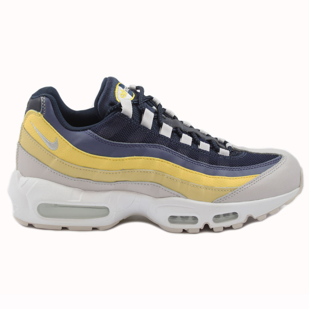 nike air max 95 ess trainers in grey and white