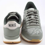 Nike Damen Sneaker Internationalist Dark Stucco/Light Bone-Sequoia